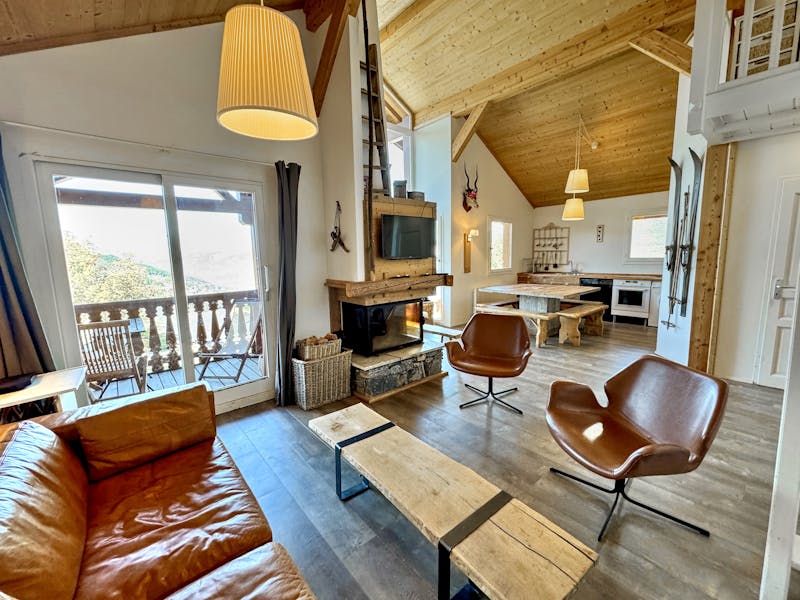Chalet picture: L'ours Et L'ange